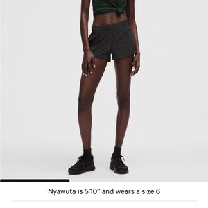 Lululemon Hotty Hot High Rise Short 2.5"